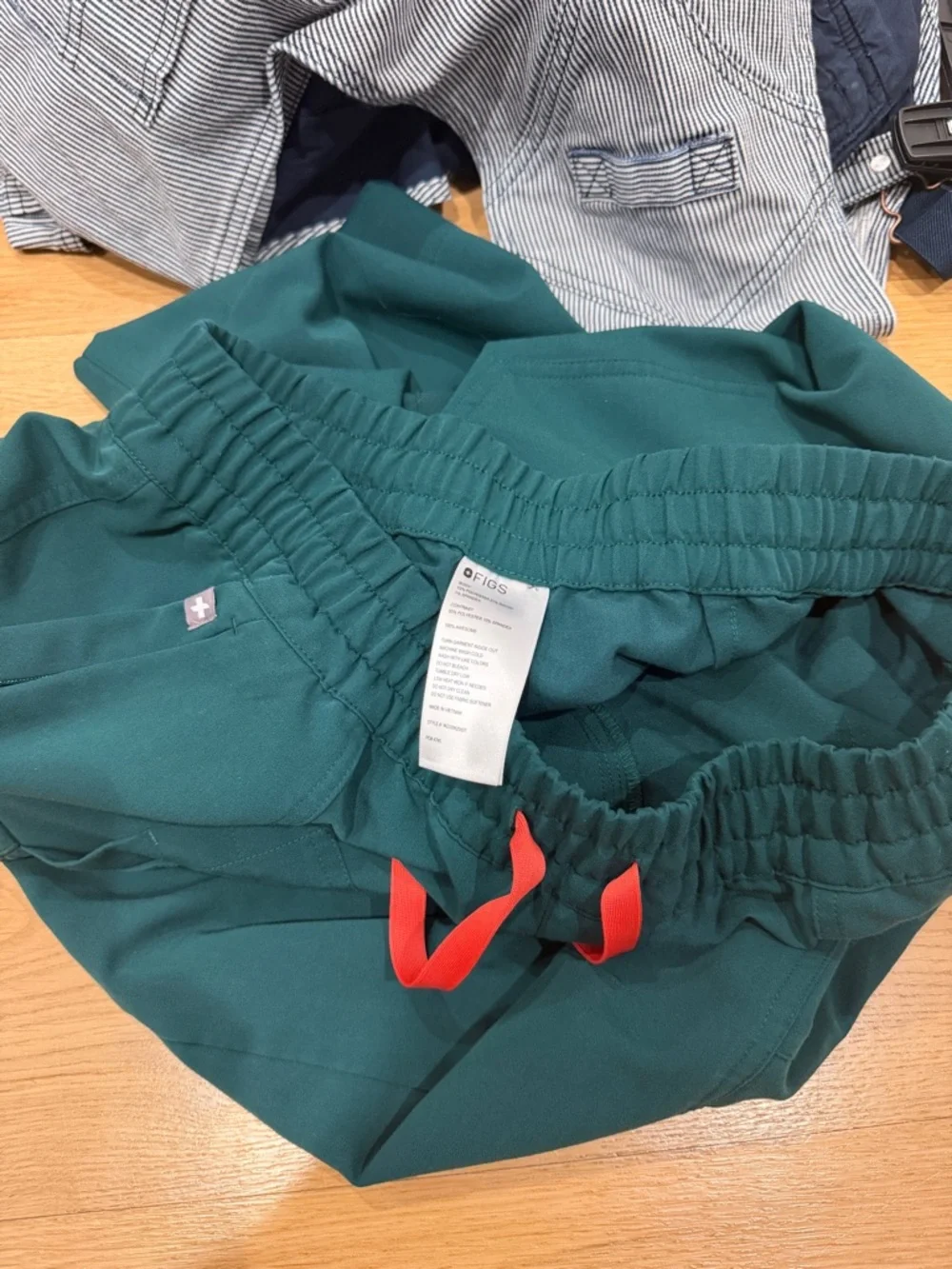 FIGS High Waisted Sheridan Relaxed Barrel Scrub Pants Forest Green XL/Tall - Picture 3 of 3